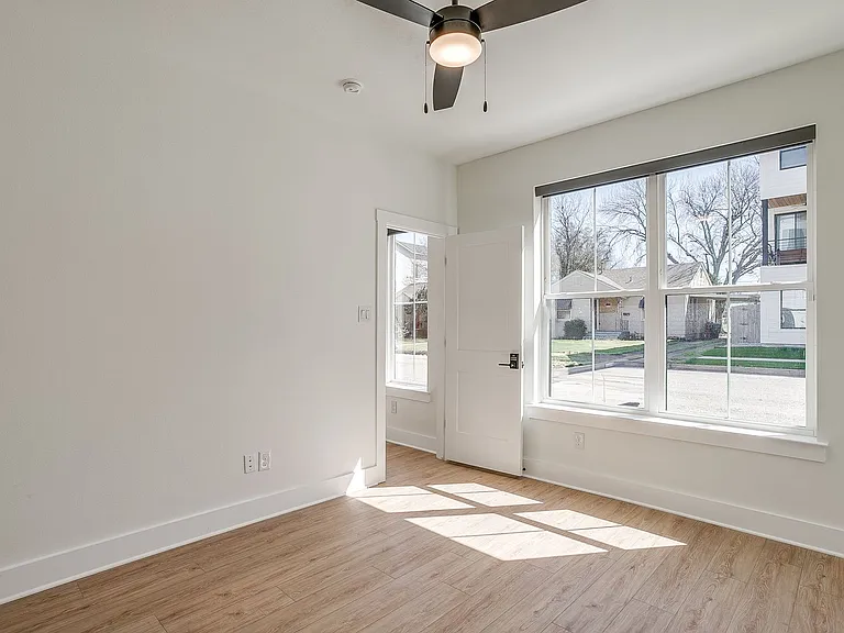 2320 Benbrook Blvd — Photo 5