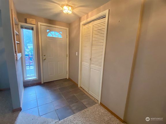 2nd image of 31 N Gadwall Place S