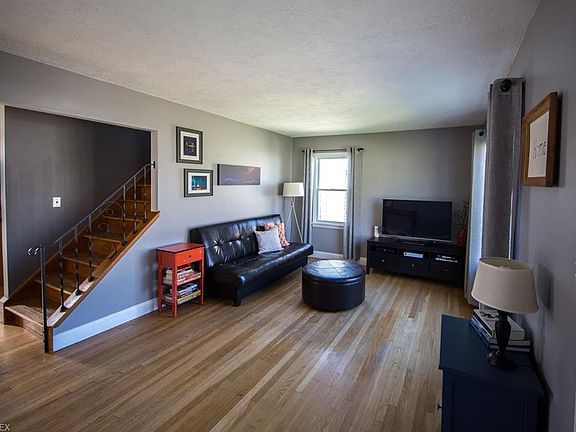 4th image of 723 Wesley Dr