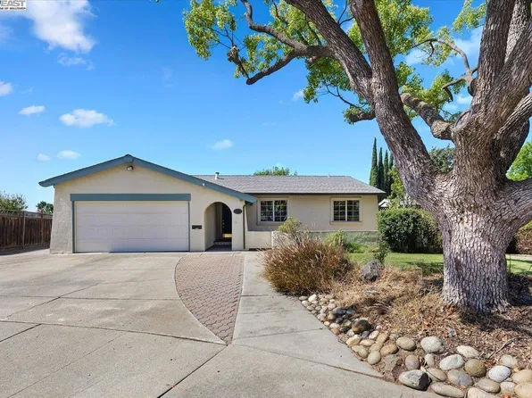 33 Agate Ct, Livermore, CA 94550