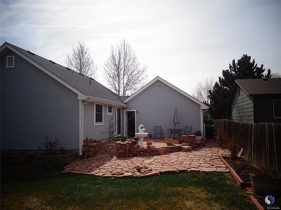 36 x 26 flagstone patio off kitchen