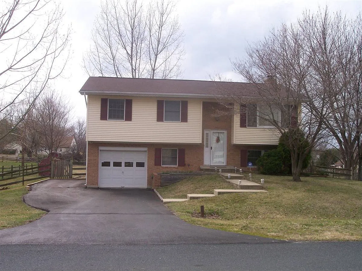 8920 Locust St photo 1