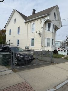 643 Newfield Avenue, Bridgeport, CT, 06607