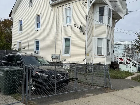 643 Newfield Avenue, Bridgeport, CT 06607