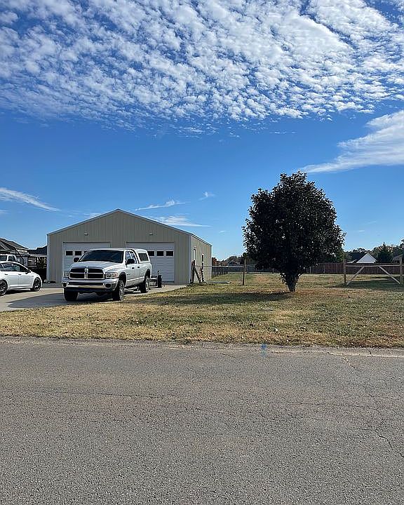 1st image of 4543 Crossroads Dr