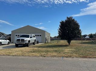 4543 Crossroads Dr, Clarksville, TN 37040