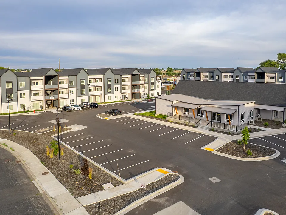 Modern Heights Apartments