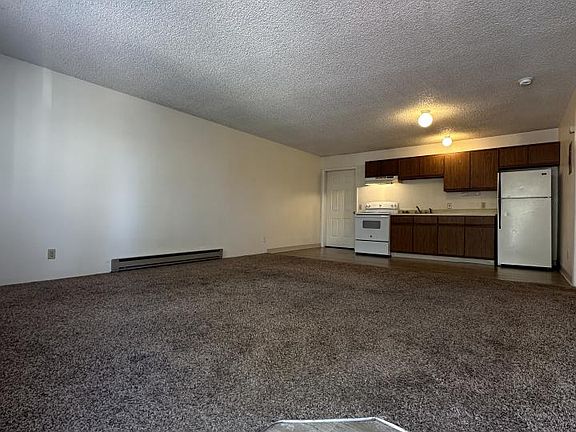 3rd image of 148 Prickett Ln APT 3