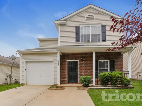 9225 Newfield St, Charlotte, NC 28216