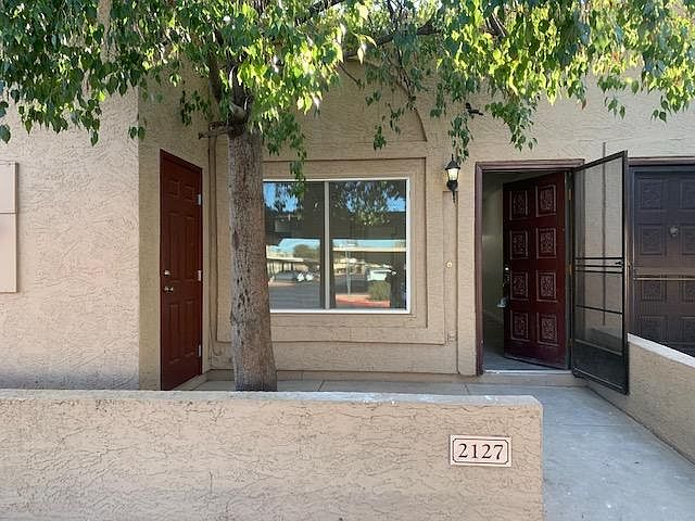 1st image of 2127 W Pontiac Dr