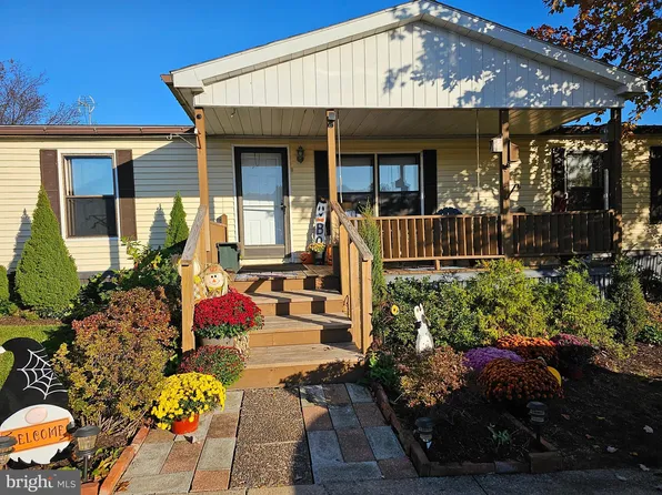 500 Mount Airy Rd APT 36, Stevens, PA 17578