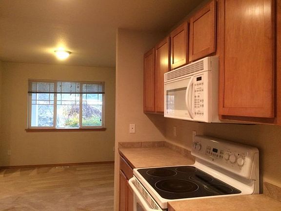 5th image of 10022 19th Ave Ct S