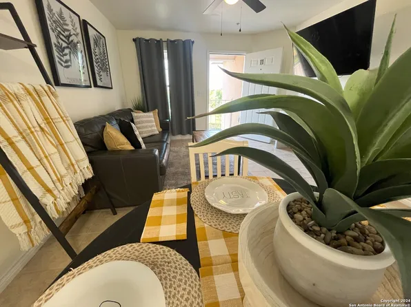 391 S Riverside Dr #11, Eagle Pass, TX 78852