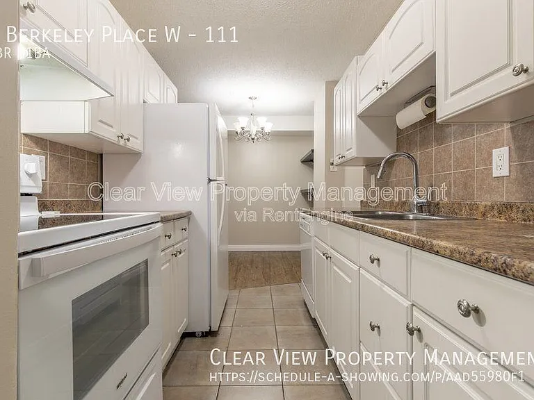 5 Berkeley Pl W #111 — Photo 10