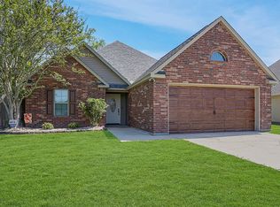 22245 Moss St, Ponchatoula, LA 70454