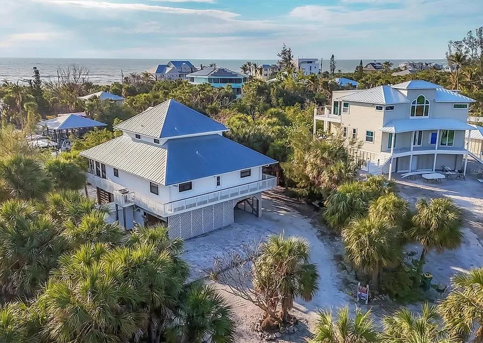 51 Palm Dr