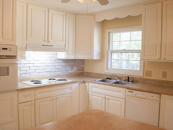 5th image of 301 Tulip Cir