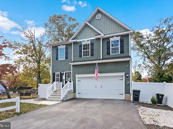 684 203rd St, Pasadena, MD 21122