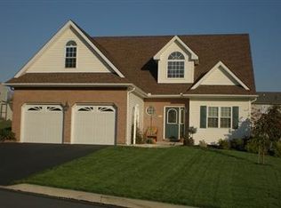 217 Patriot Ln, Easton, PA 18040