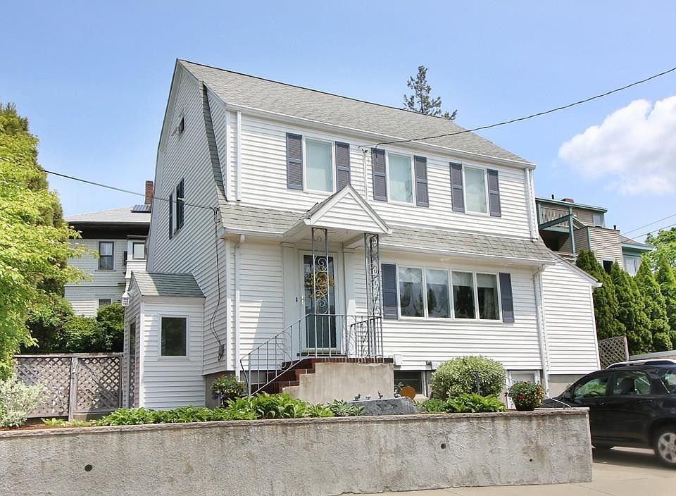1st image of 165 Holworthy St