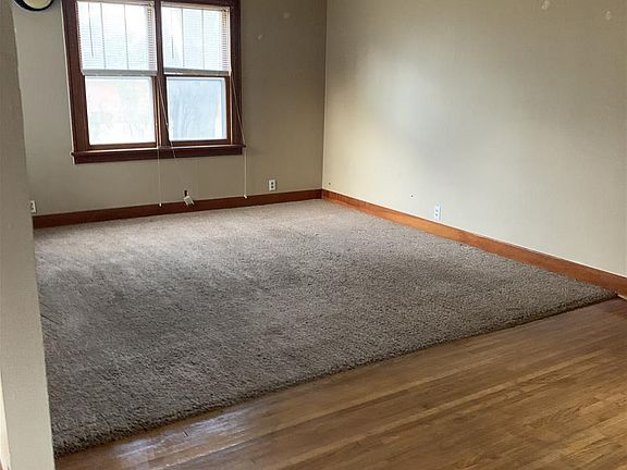 4th image of 4465 Quince Ave