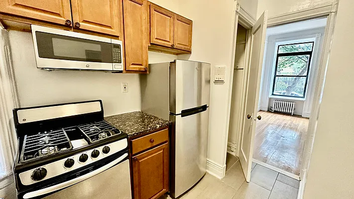 Rented by HOLTON REAL ESTATE INC. | media 3