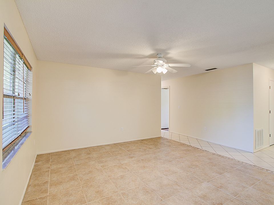 1st image of 4917 Capri Ave