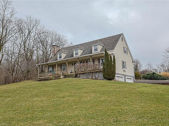 2nd image of 2040 Wellington Rd