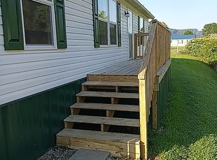 123 Center Ave, Belle, WV 25015