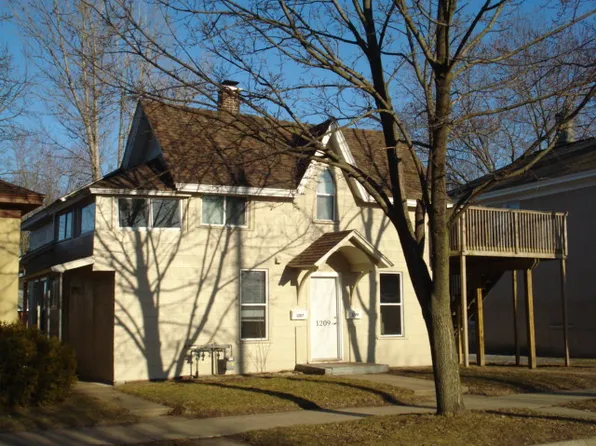 1209 10th St S, La Crosse, WI 54601