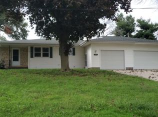 110 N 10th St, Fulton, IL 61252