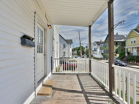 5th image of 38 Clayton St