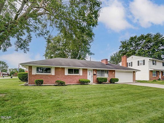 3rd image of 2901 Hanover Dr