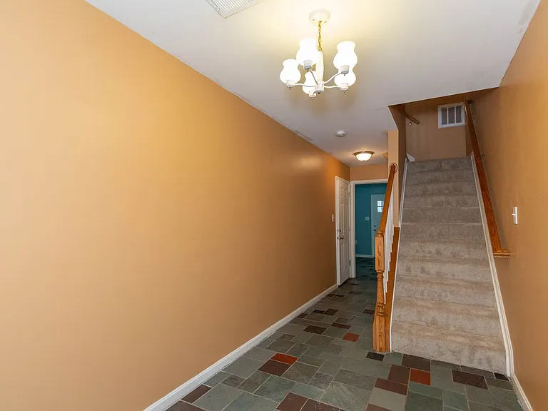 228 Morlatt Ln — Photo 3