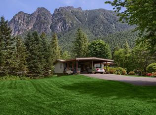 930 NE 10th St, North Bend, WA 98045