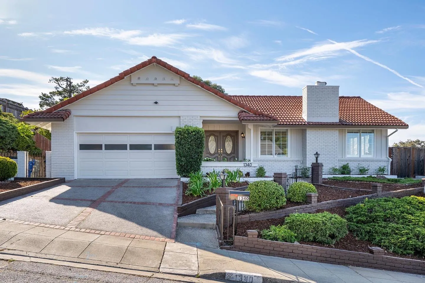 1340 Manzanita Dr photo 1