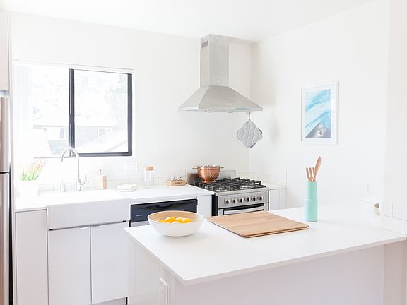 2nd image of 363 Leslie Way
