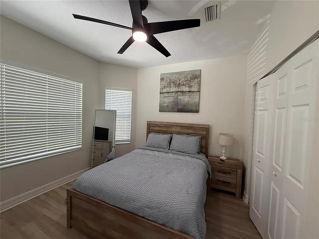 4 bed, 2.0 bath, 1907 sqft, $3,500 — Photo 4