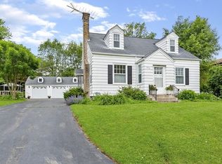 1012 N McAree Rd, Waukegan, IL 60085