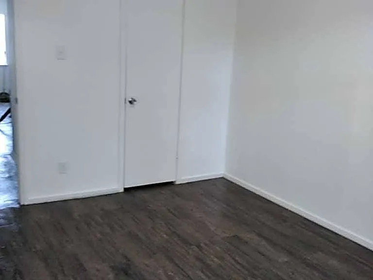 621 Baker St #22 — Photo 2