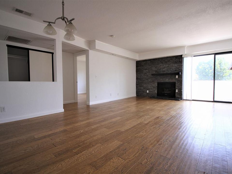 1st image of 4844 Riverton Ave APT 205