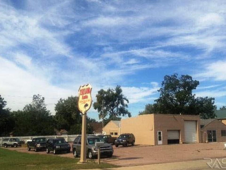 2nd image of 3501 N Cliff Ave