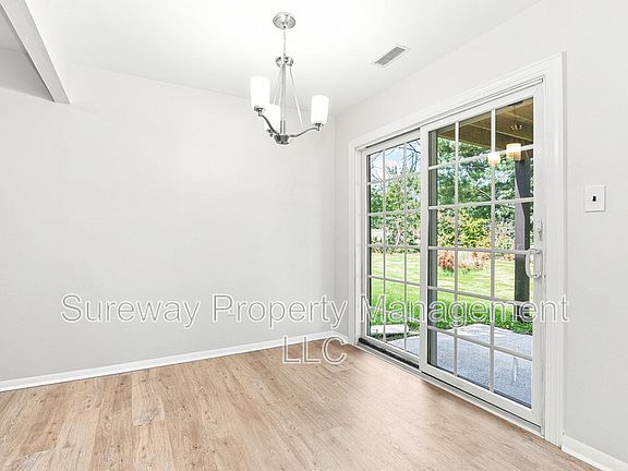 5th image of 106 Willow Turn #A