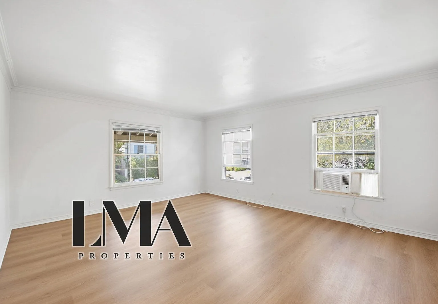 1 bed, 1.0 bath, 950 sqft, $3,600 — Photo 3