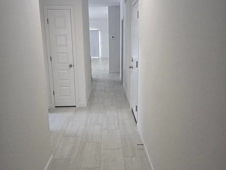 24050 W Flores Dr — Photo 4