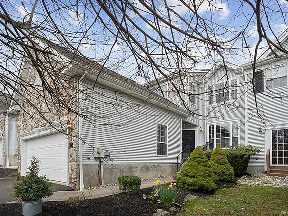 3rd image of 185 Woodlands Dr