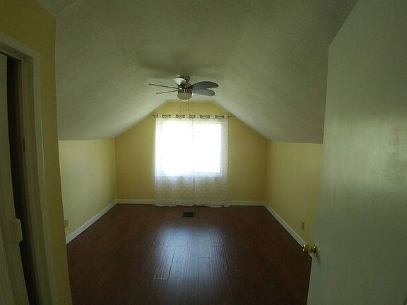 5th image of 10539 136th St NW