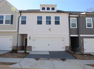 1331 Point Place Dr, Loganville, GA 30052