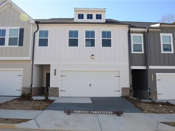 1331 Point Place Dr, Loganville, GA 30052