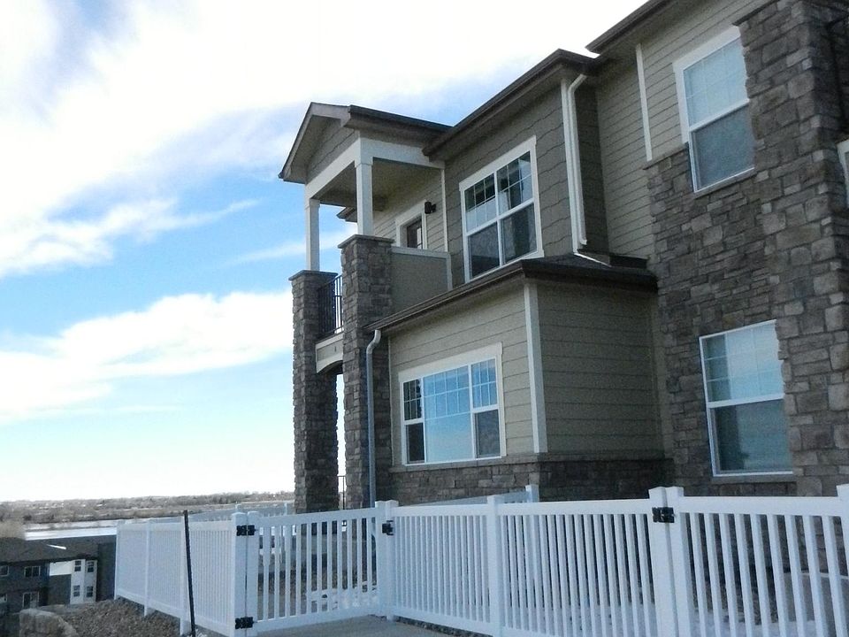 End Unit with views (Front Landscaping in Progress)
